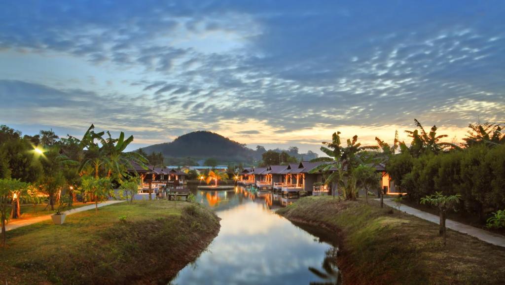 The Laemhin Lagoon