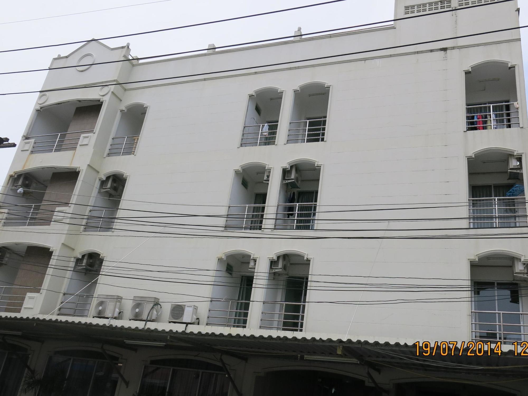 Ekkamon Inn