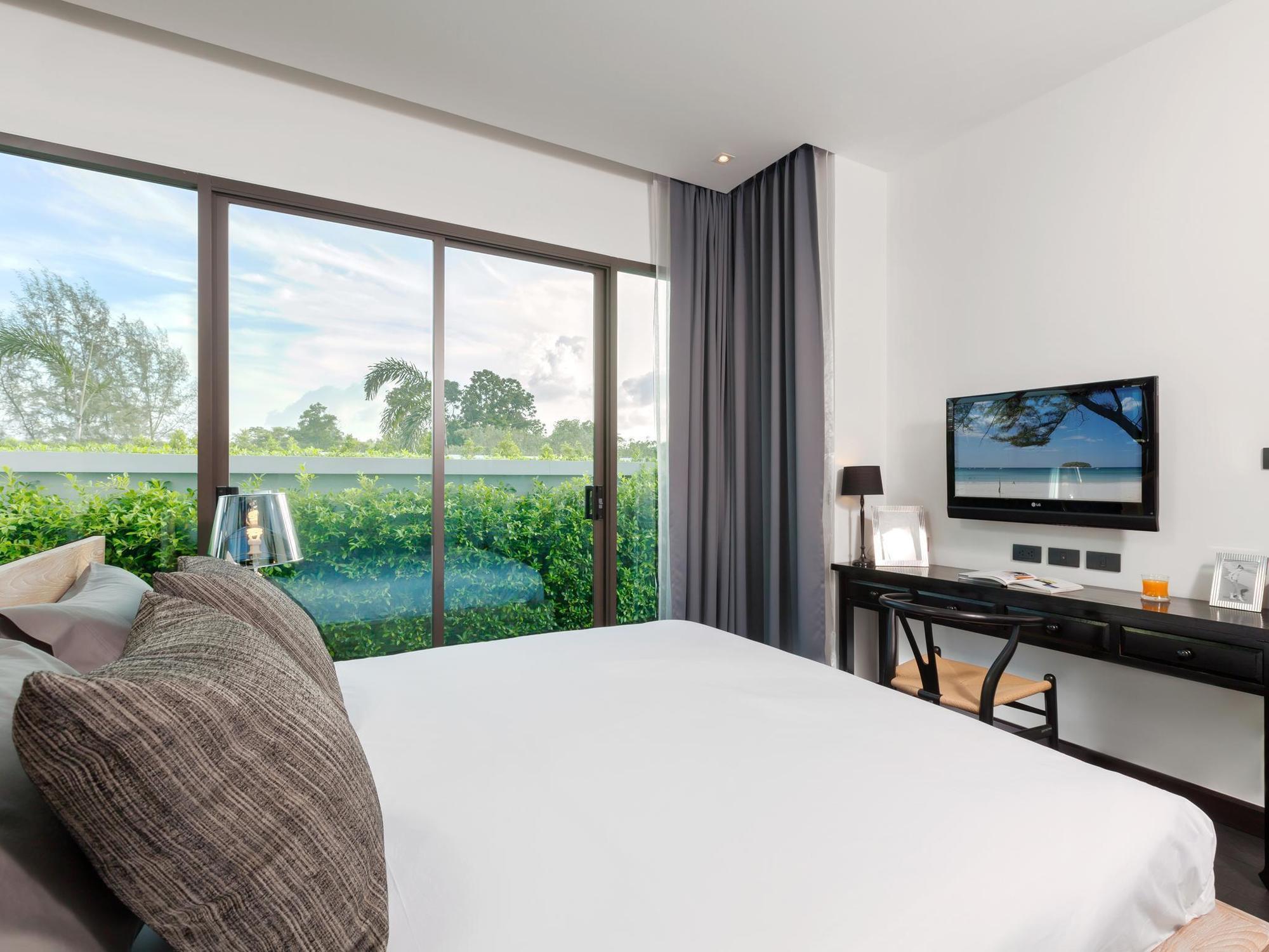 The 8 Pool Apartment Phuket