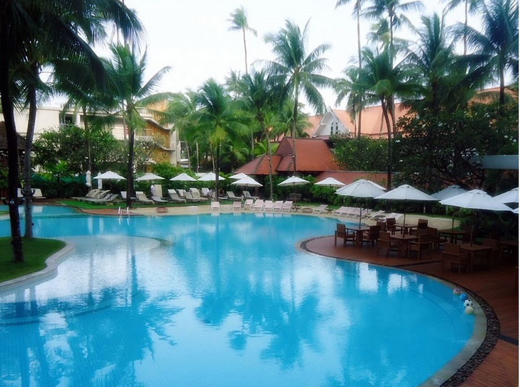 Patong Beach Hotel 4*