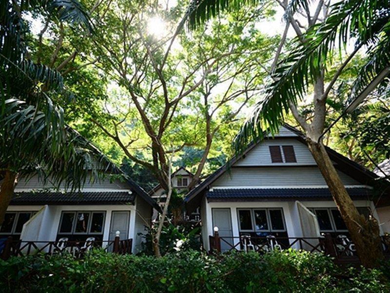 Resort Coral Island