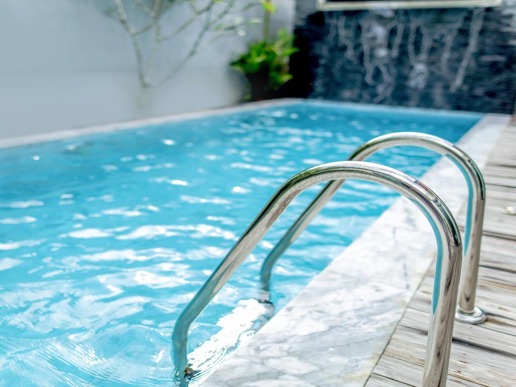 Coco Kamala Tropical Pool