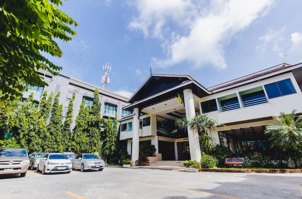 Hotel Karon Whale