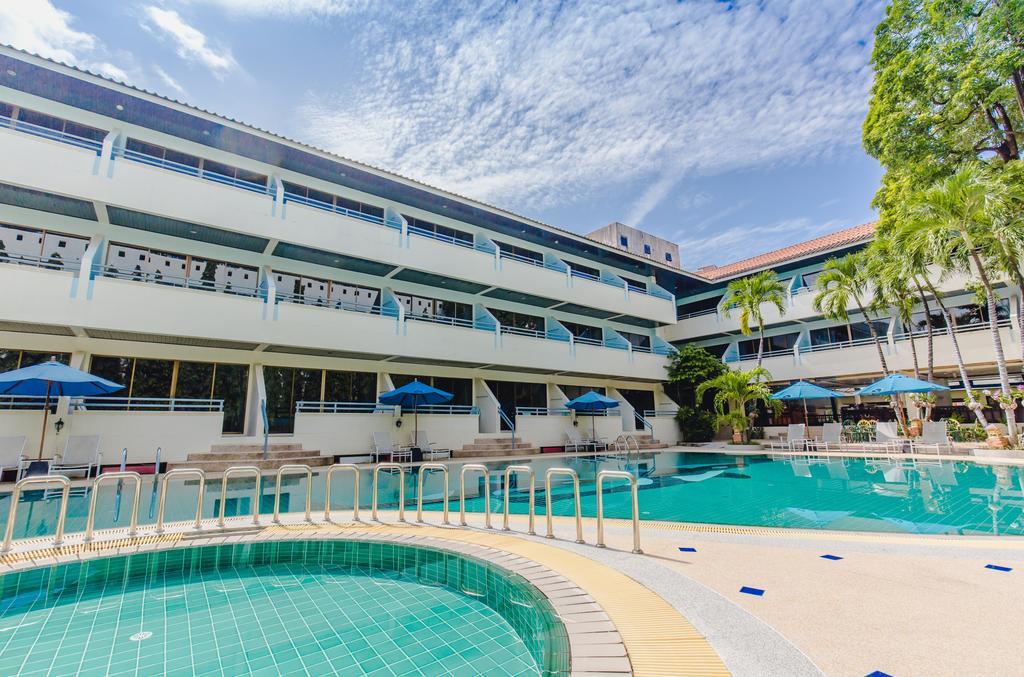 Karon Whale Hotel