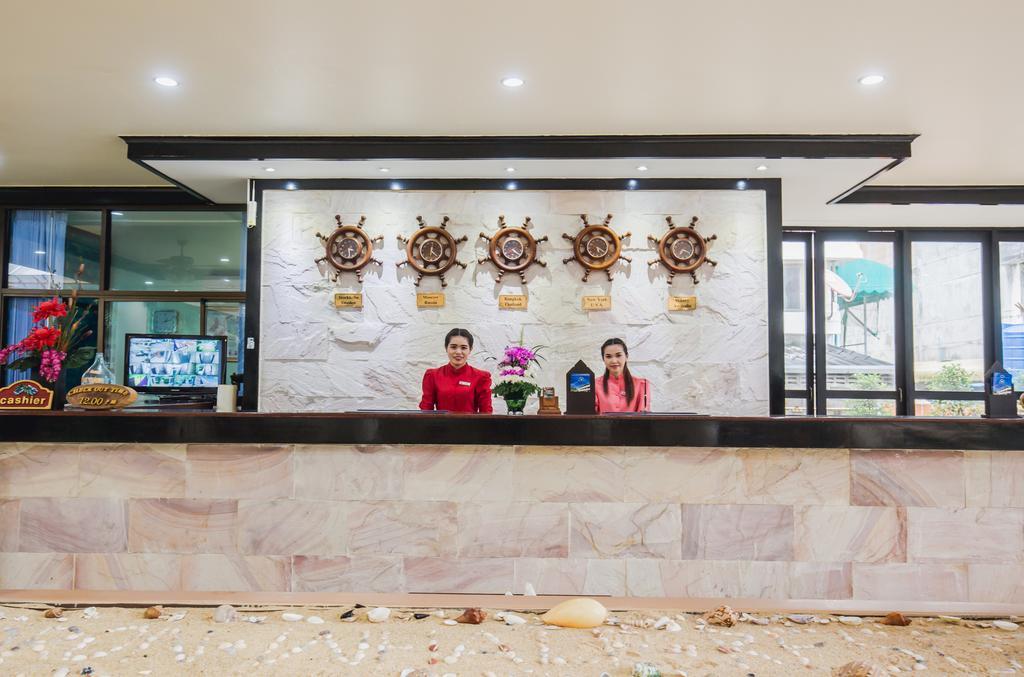 Karon Whale Hotel 3*
