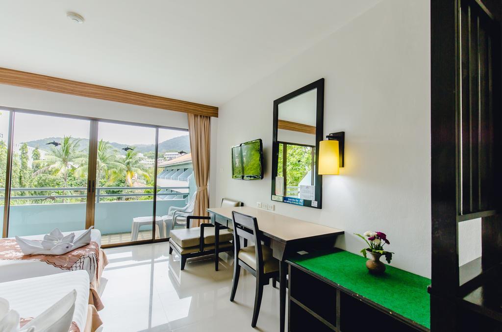 Karon Whale Hotel