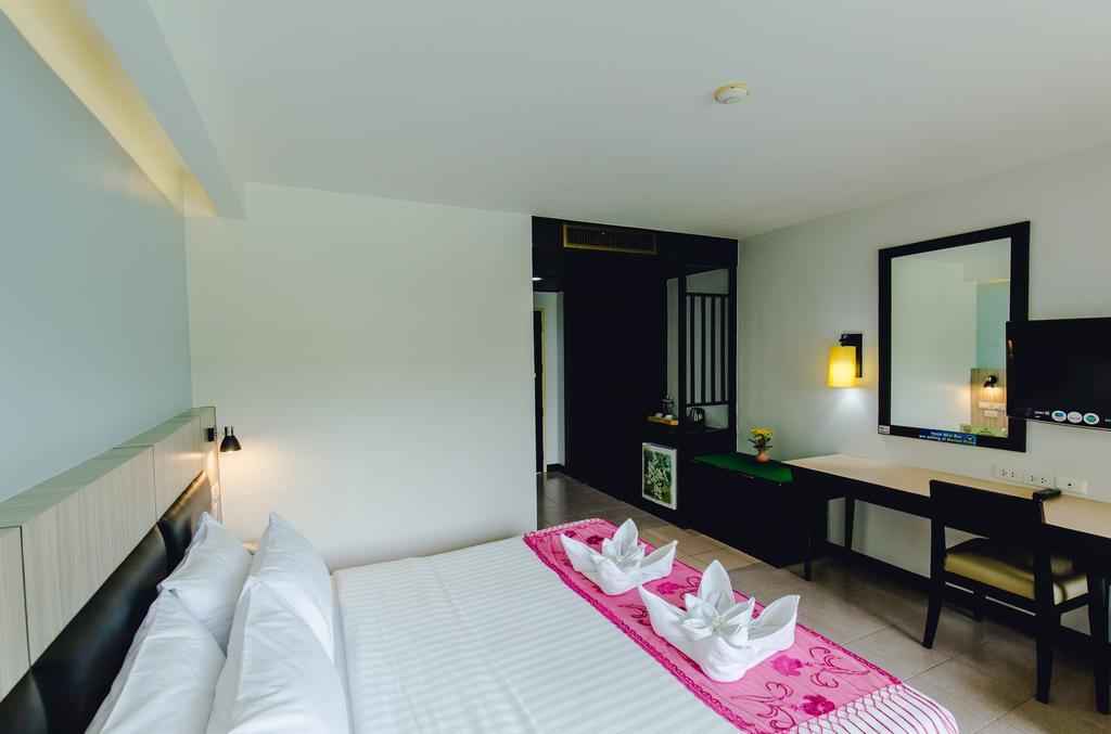 Karon Whale Hotel 3*