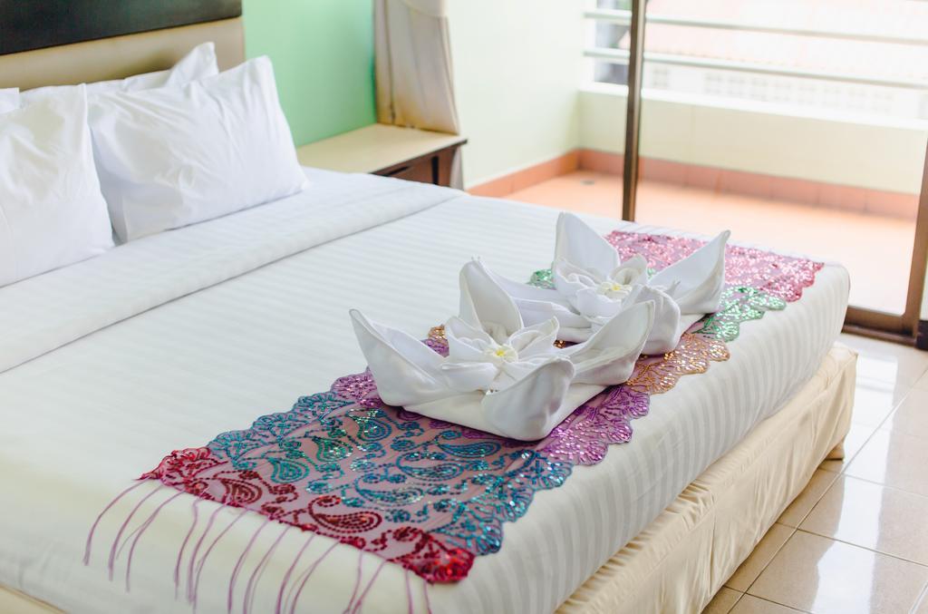 Karon Whale Hotel Phuket
