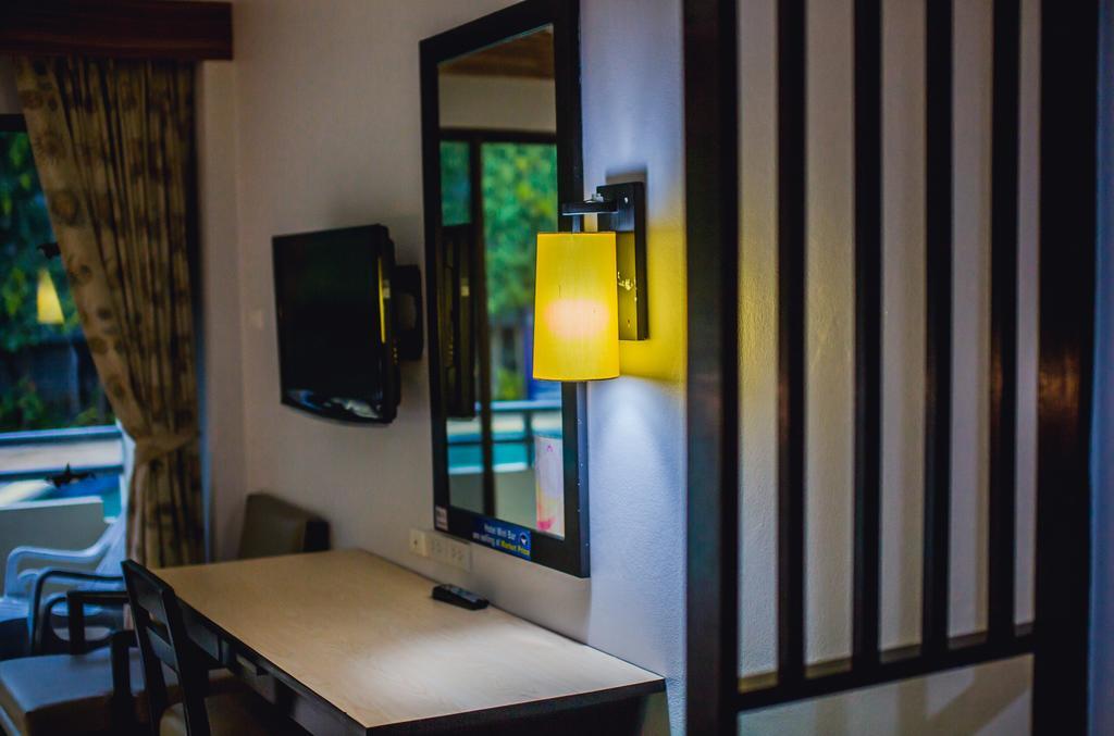 Karon Whale Hotel
