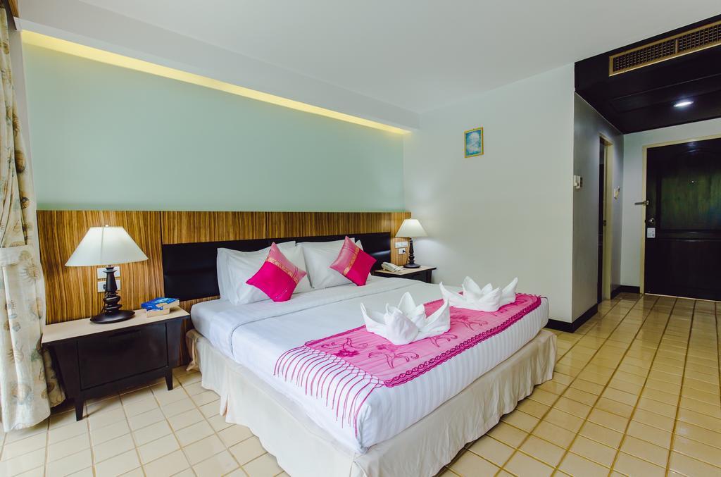 Hotel Karon Whale 3*