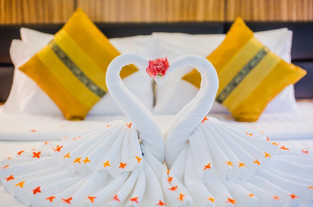 Karon Whale Hotel