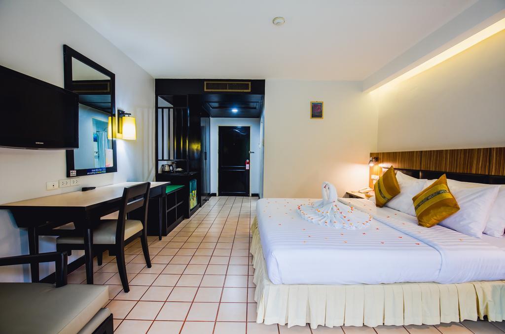 Karon Whale Hotel 3*