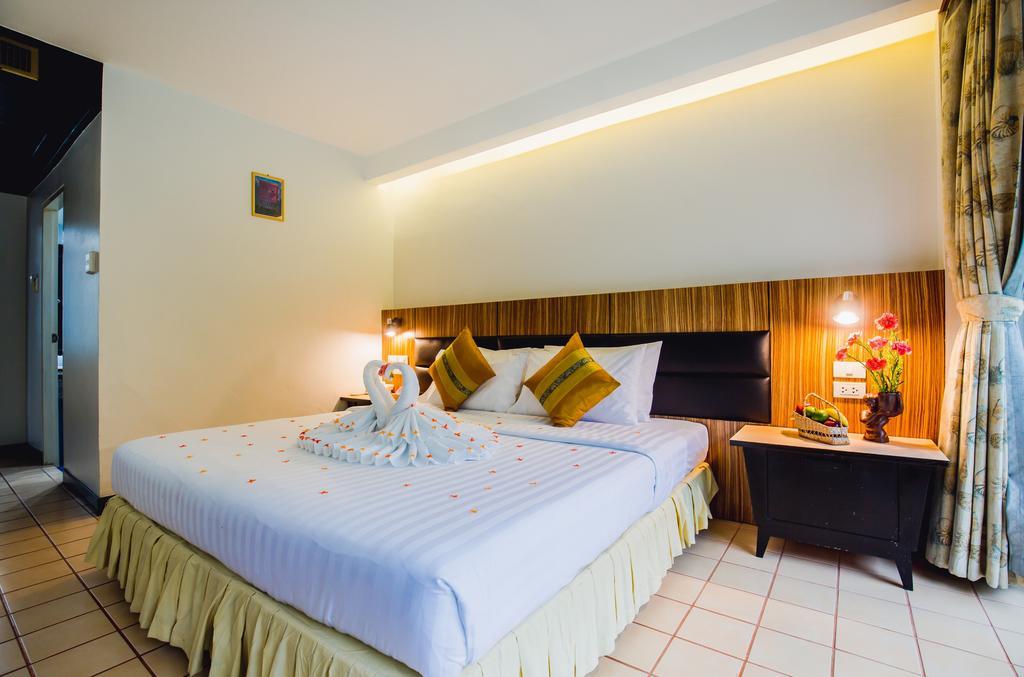 Karon Whale Hotel Phuket