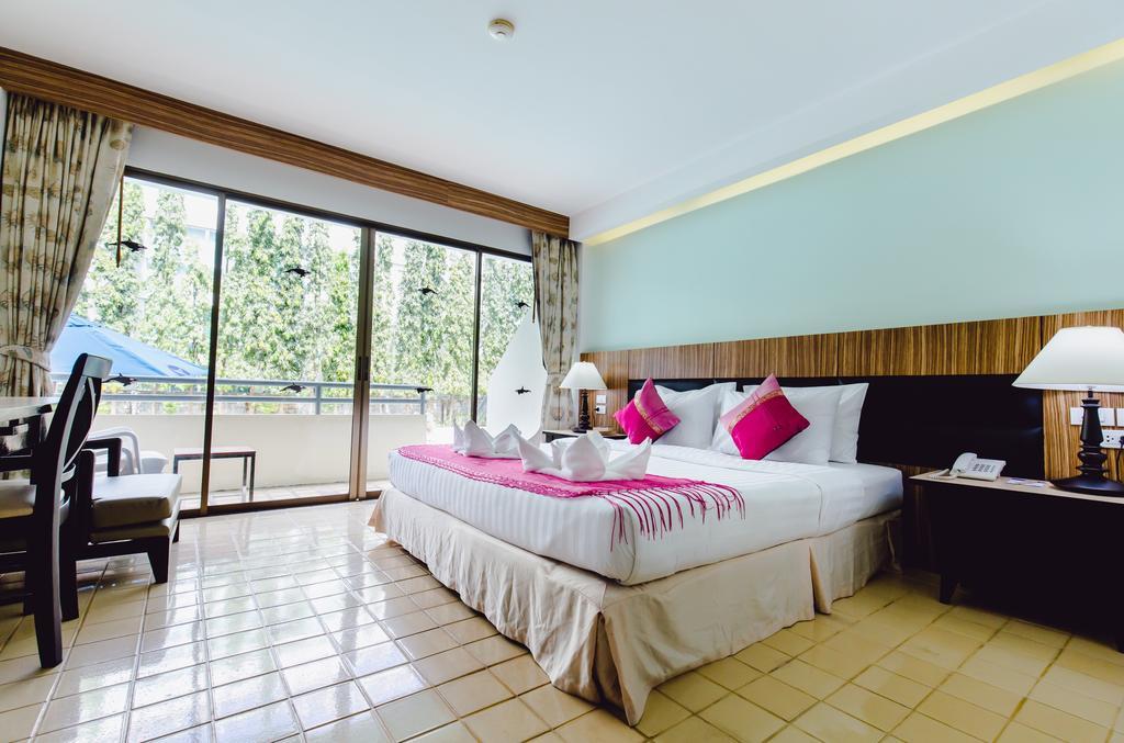 Karon Whale Hotel 3*