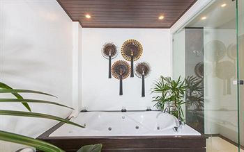 Hotel Byg Private Pool @ Layan 4*