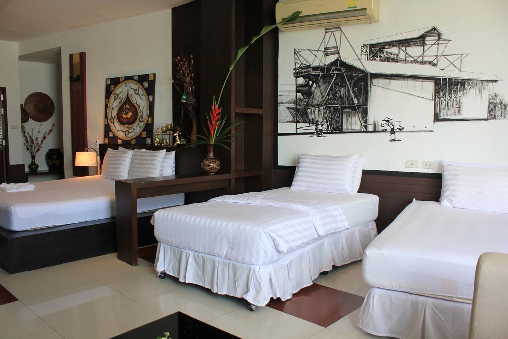 Mook Anda Hostel Phuket