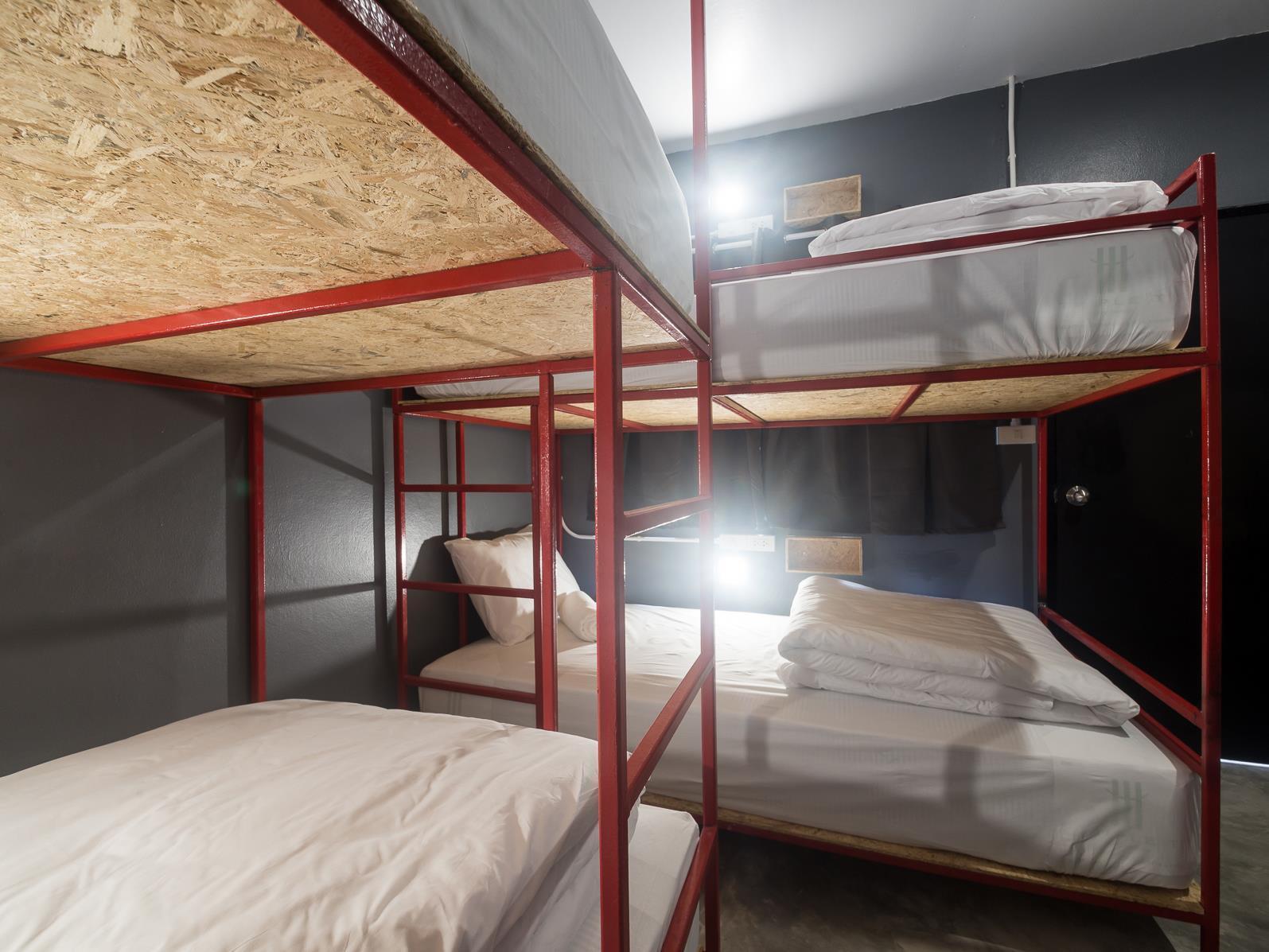 Bed Hostel *