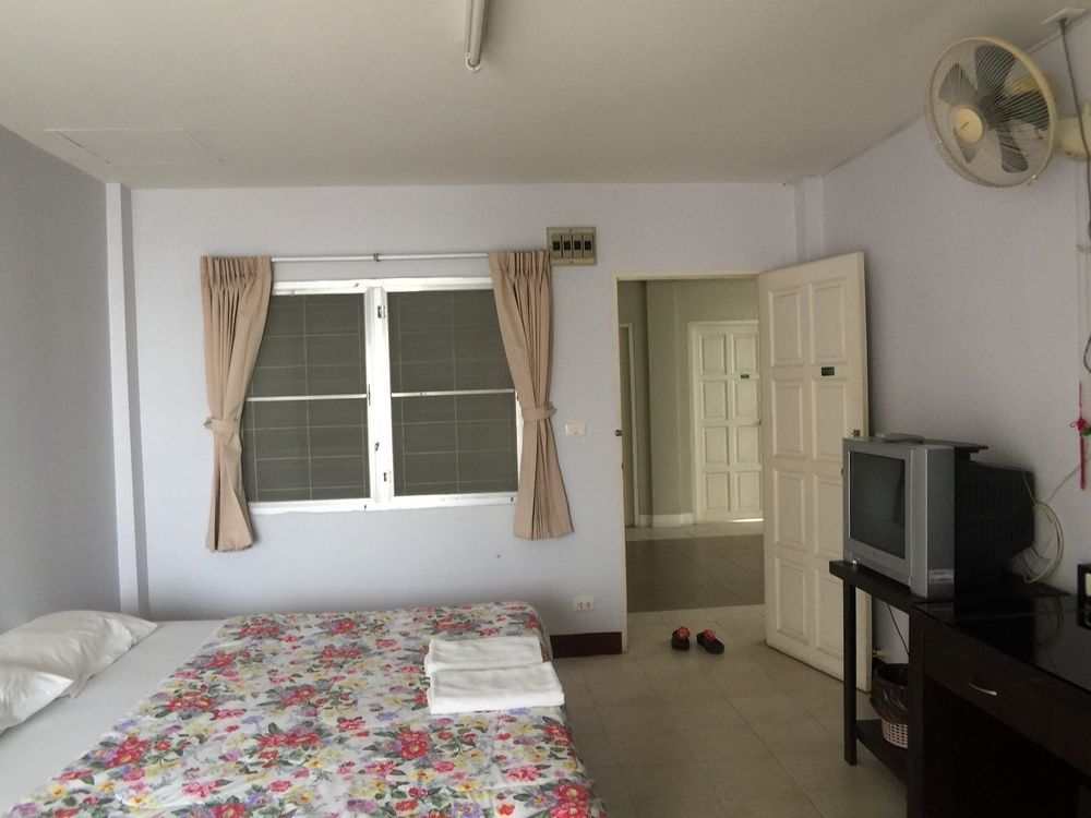 Inn Ekkamon *