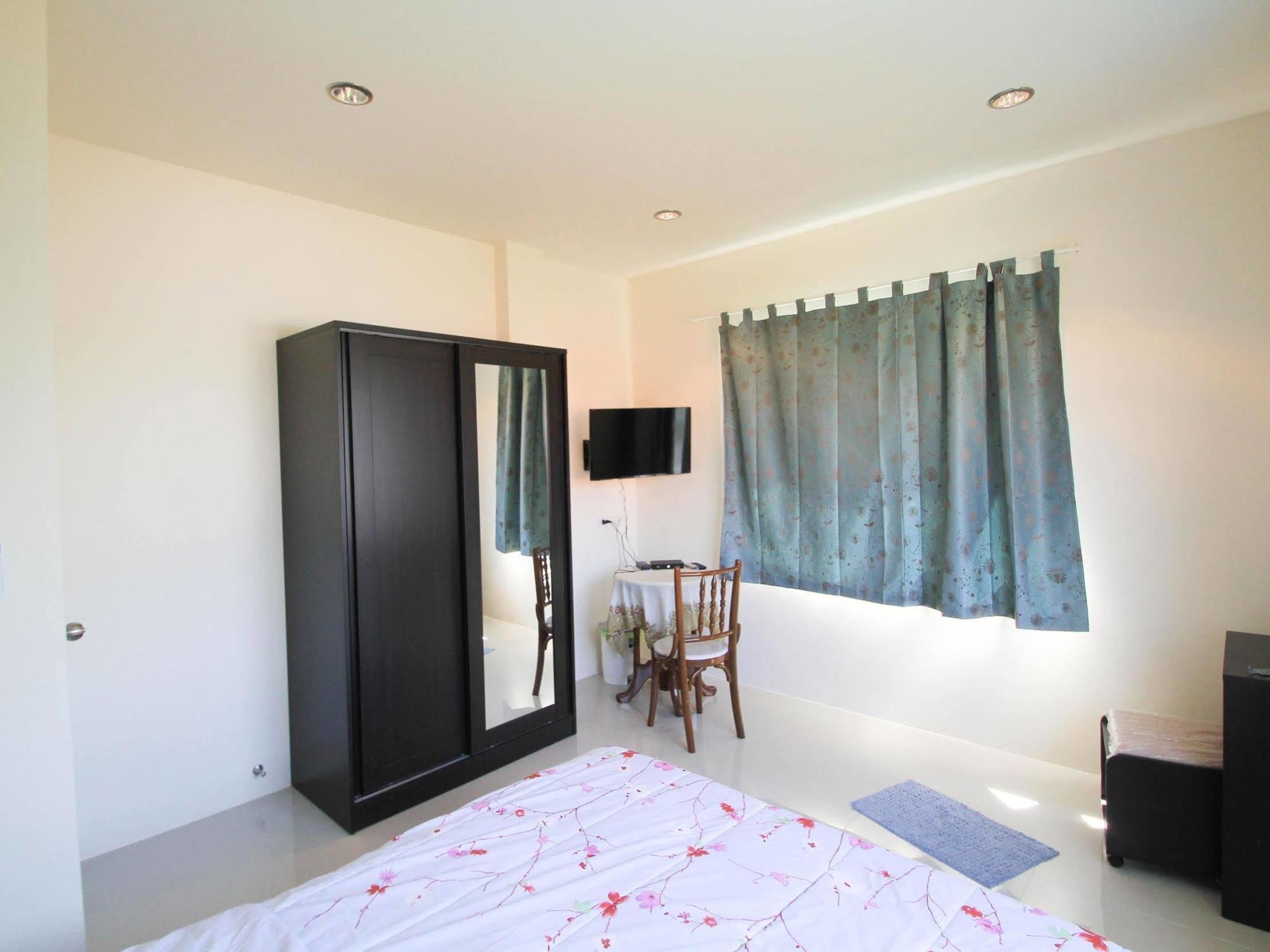 Nu Airport Aparthotel