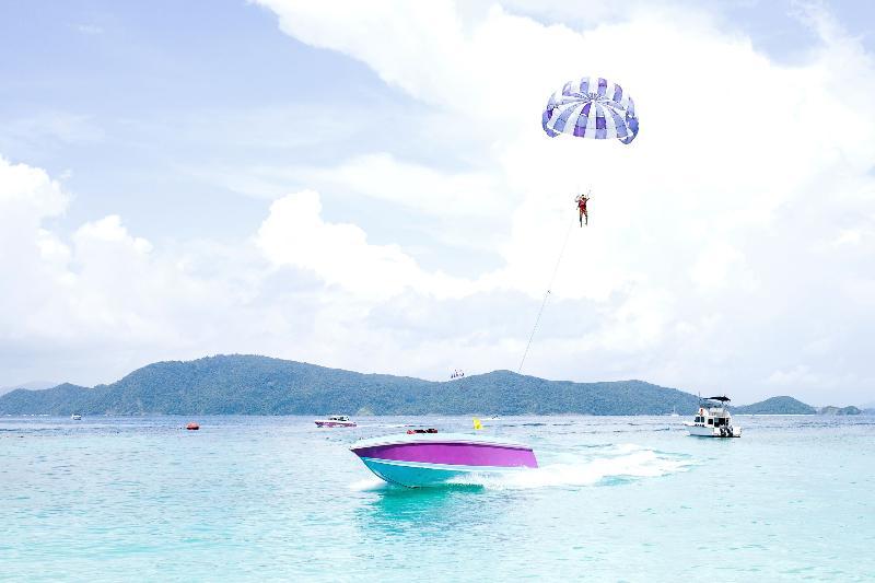 Coral Island 4*