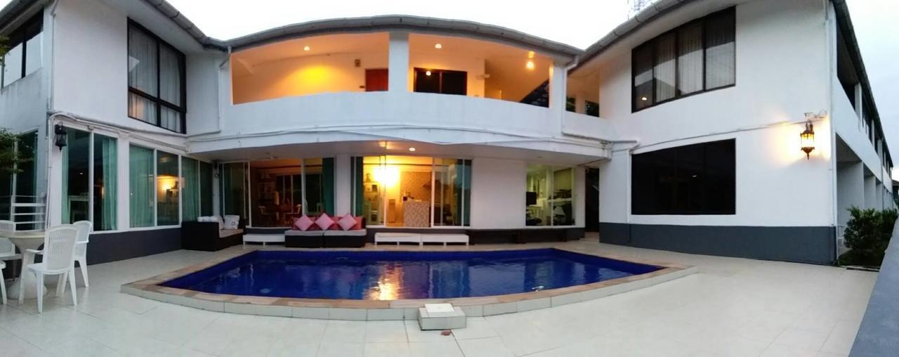 Ananda Place Aparthotel 2*