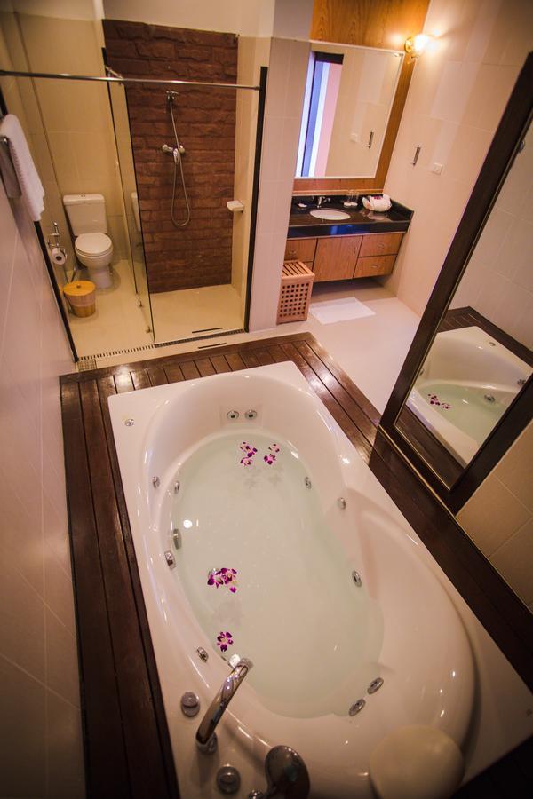 Villa The Iris Pool Phuket
