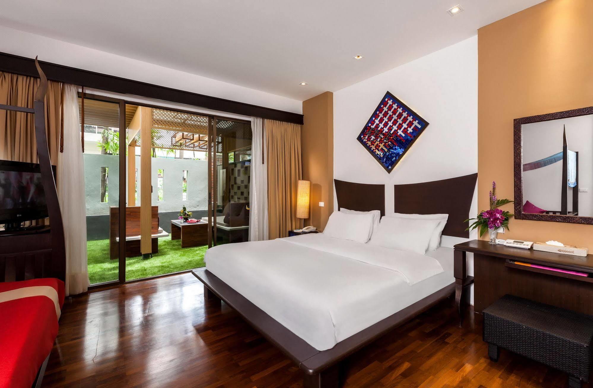 Patong Beach Hotel Hotel 4*
