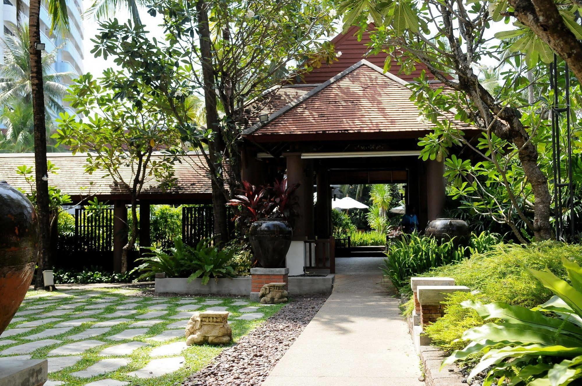 Patong Beach Hotel 4* Patong