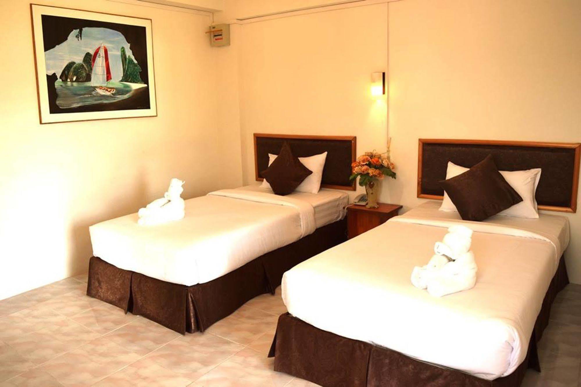 Hotel De Ratt Phuket
