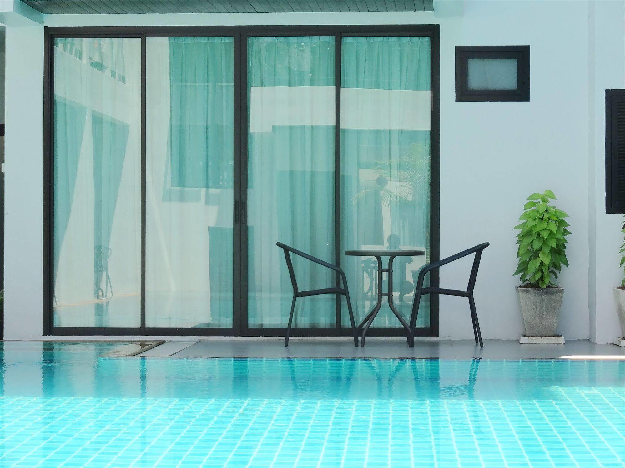 Good Day Hotel 3*
