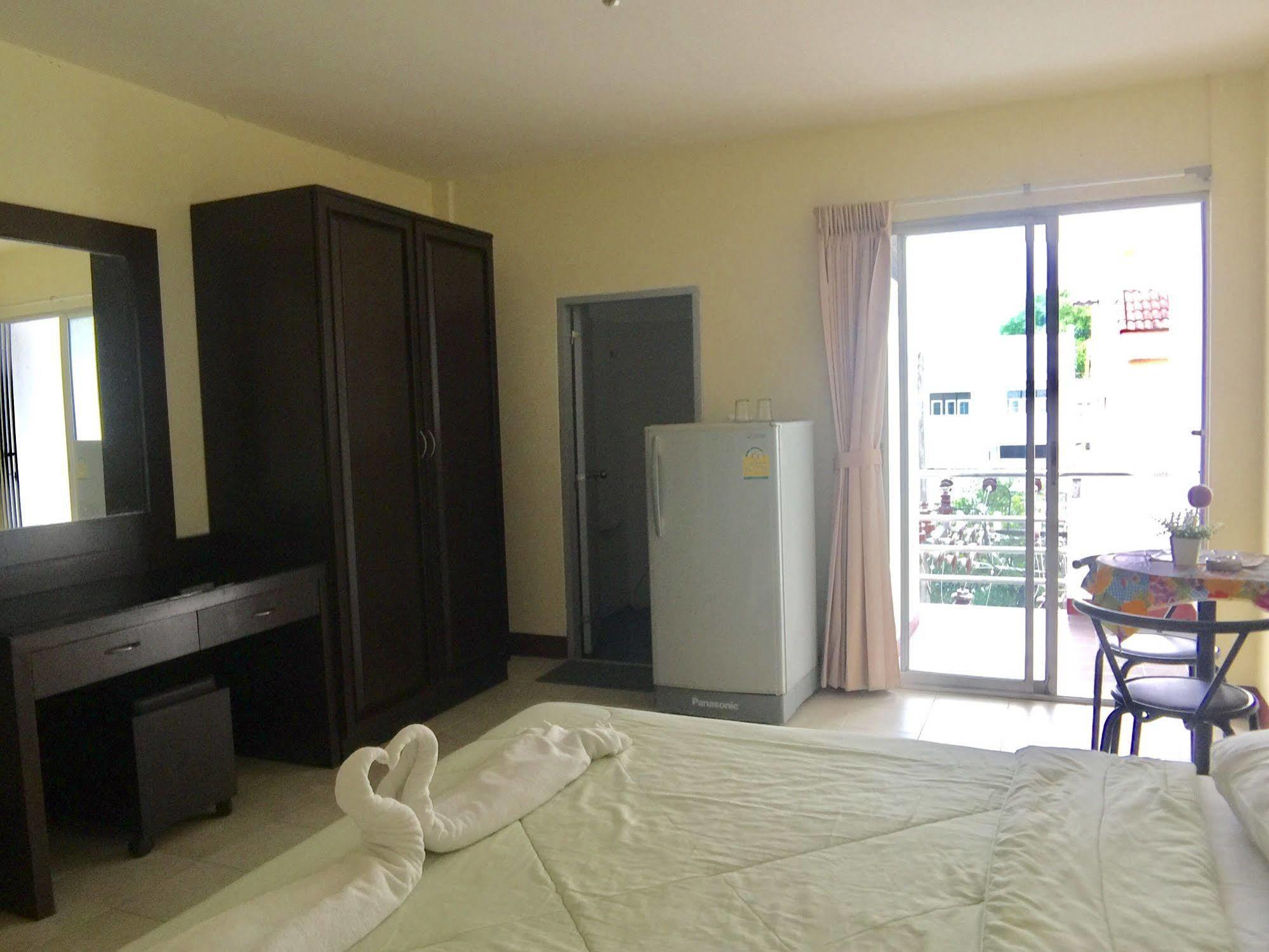 Ekkamon * Phuket