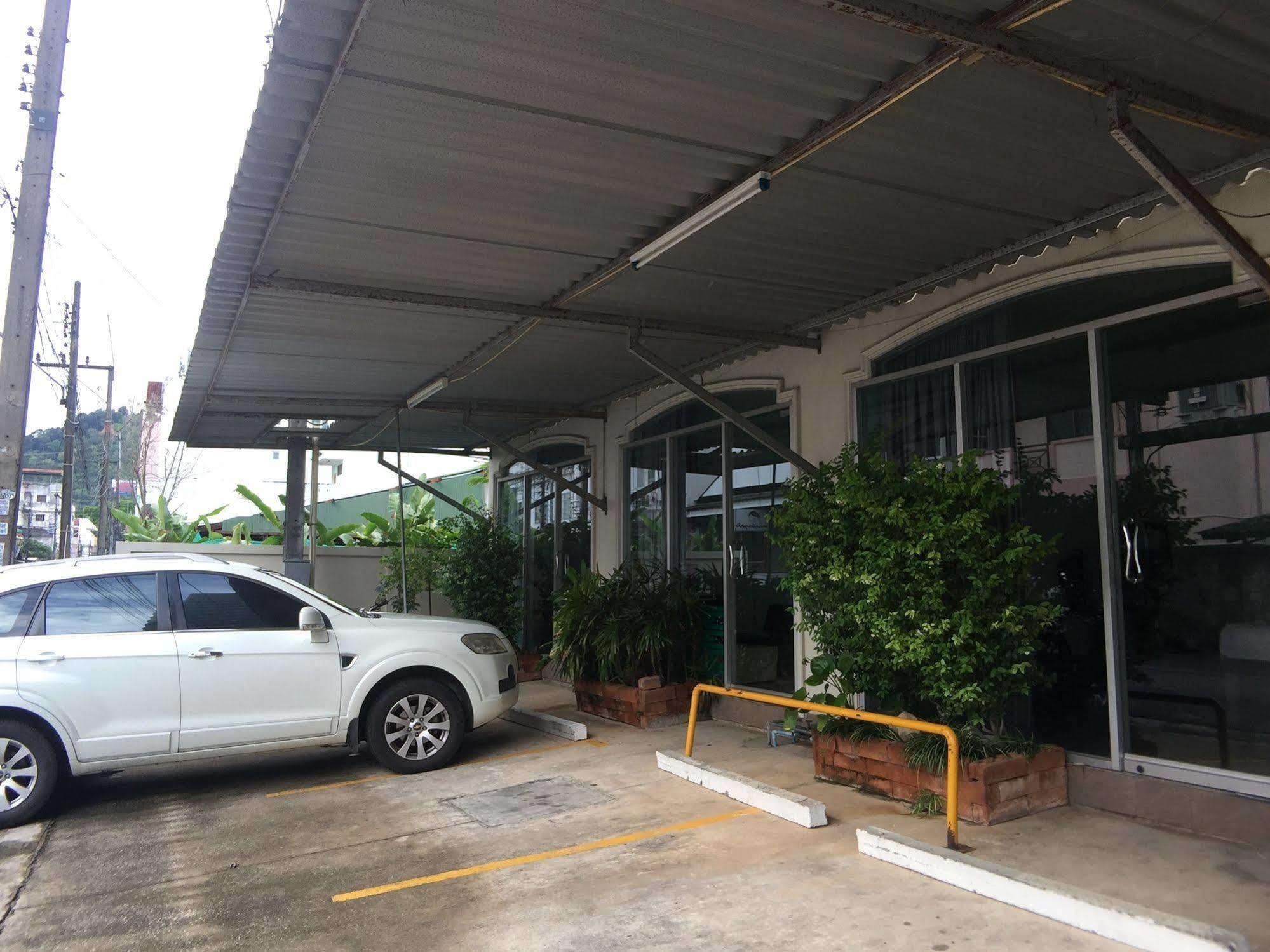 Inn Ekkamon *