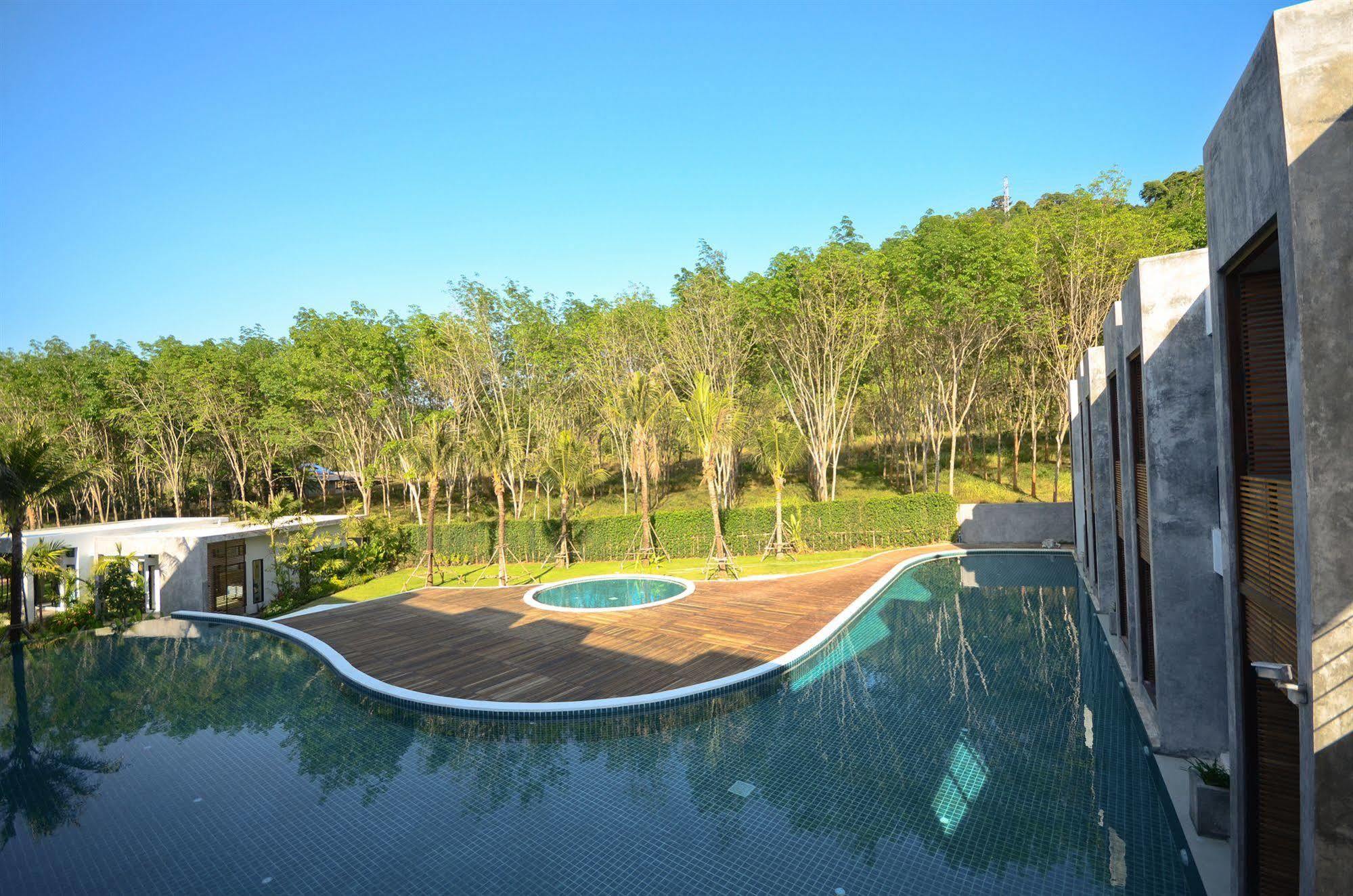 Wanaburi Resort Phuket