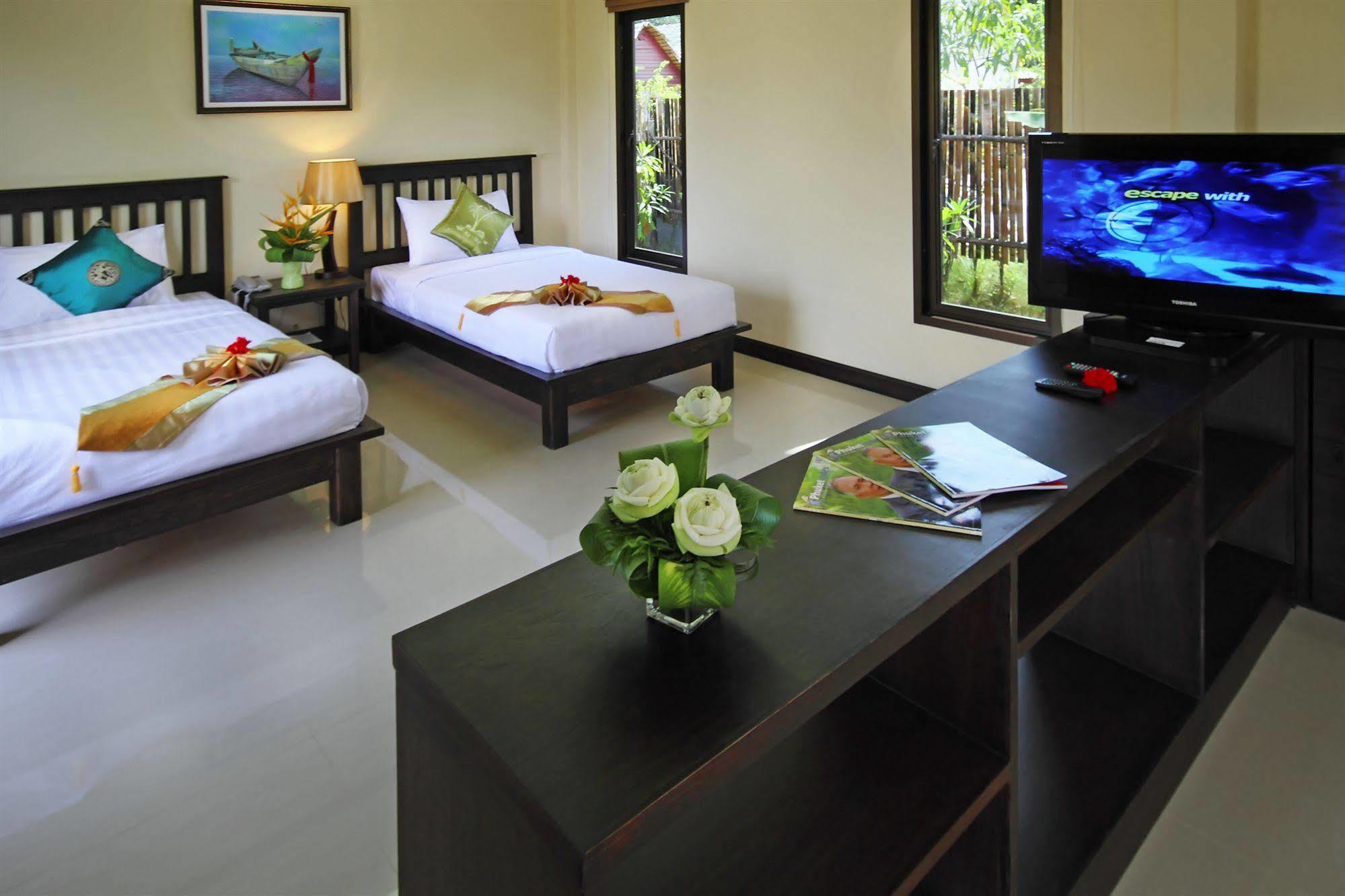 Resort The Laemhin Lagoon Phuket