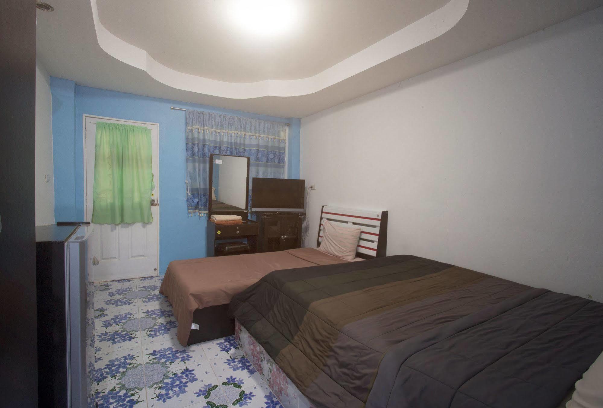 Nu Airport Aparthotel 3*