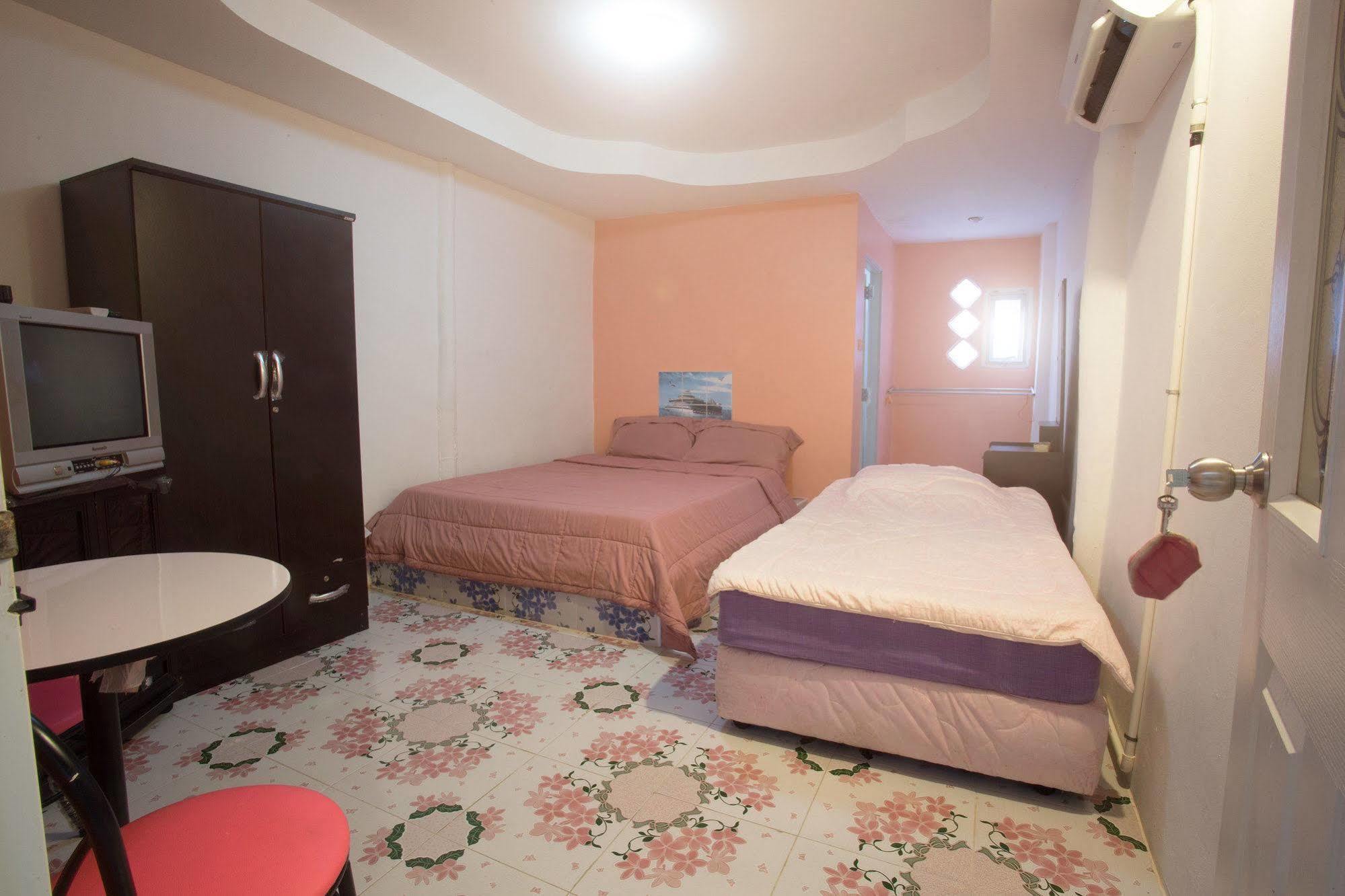 Aparthotel Nu Airport 3*