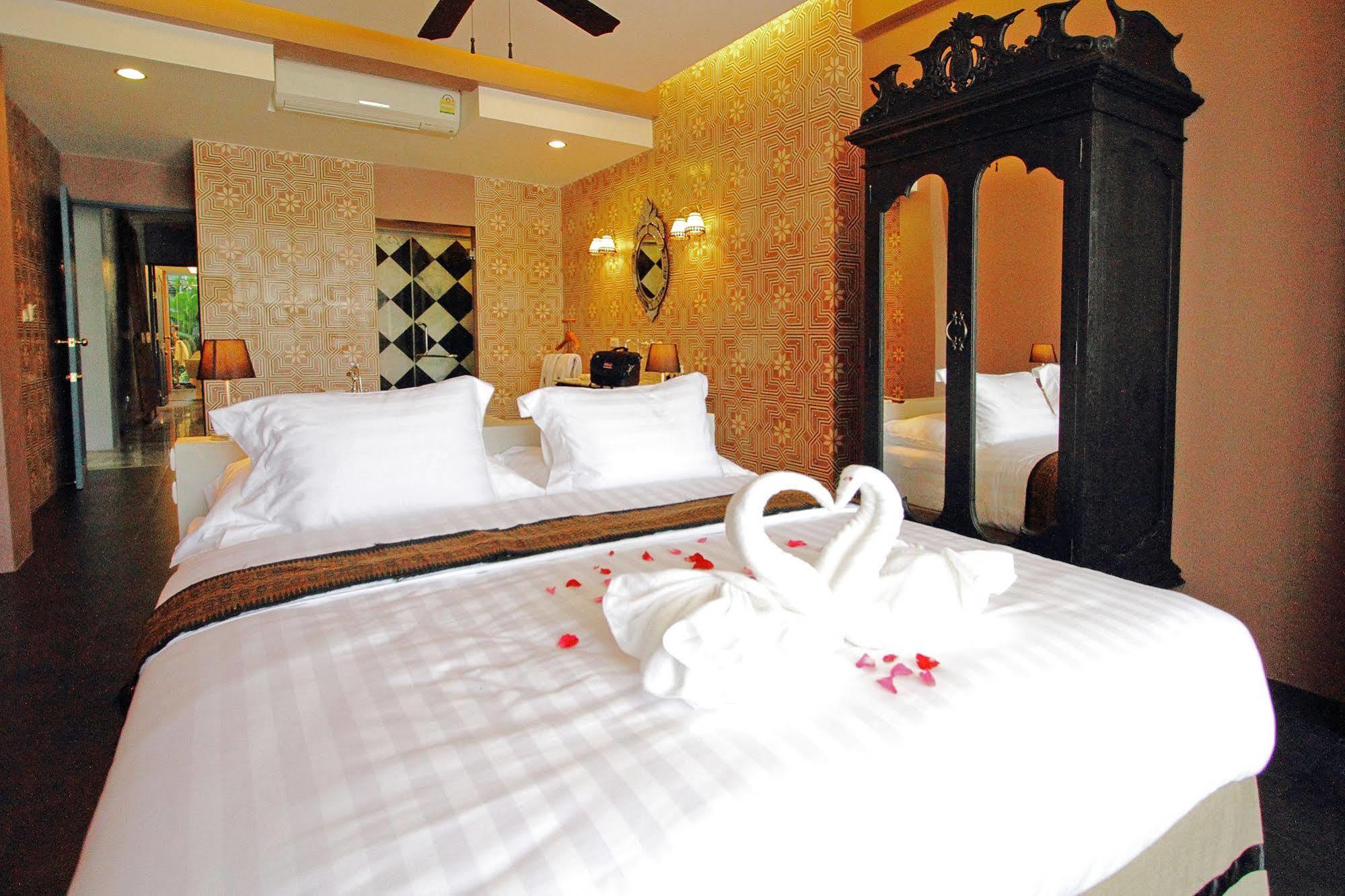 Hotel Sky Lantern Phuket