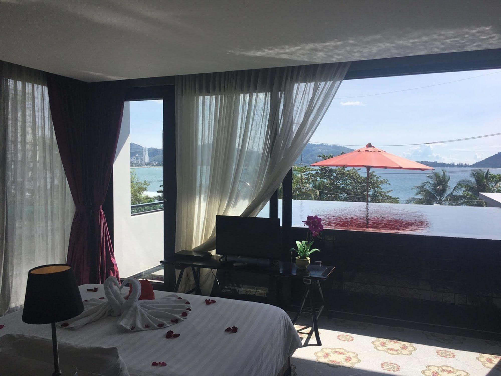 Sky Lantern Hotel 3*