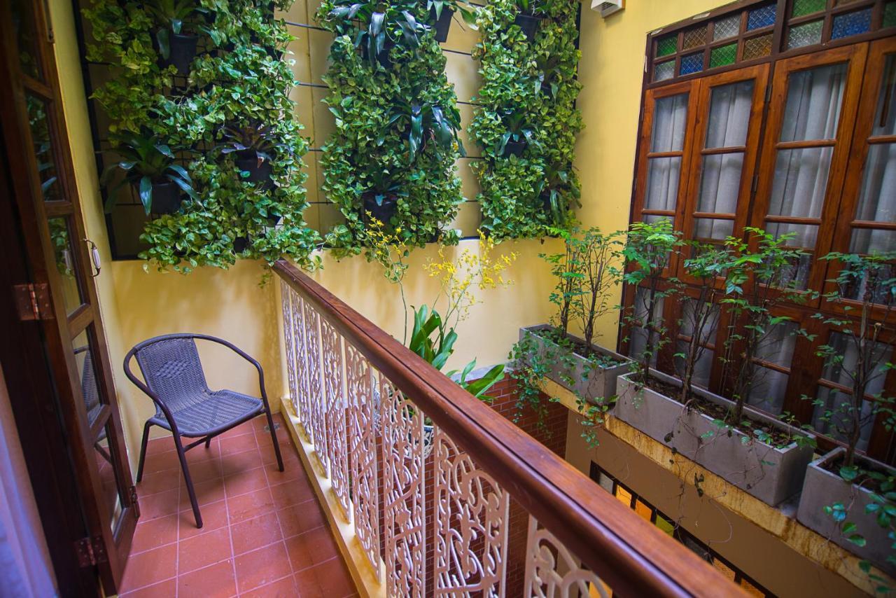 Hotel Woo Gallery & Boutique Phuket
