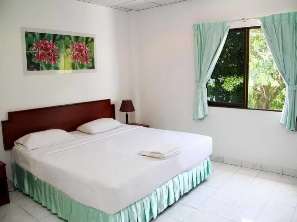 Guest house Welcome @ Karon Beach. Single From Only 500 Baht 2*
