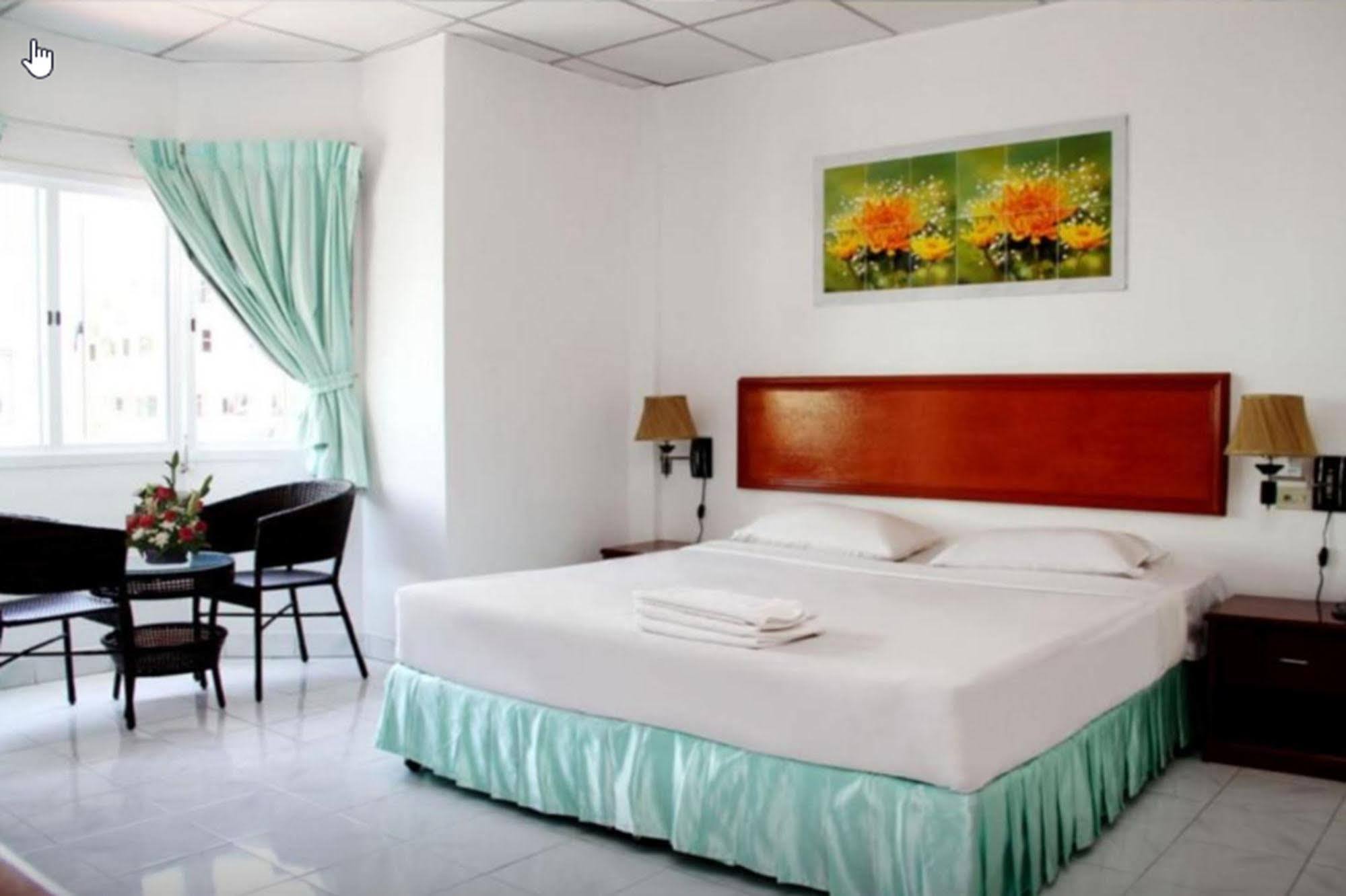 Guest house Welcome @ Karon Beach. Single From Only 500 Baht Phuket
