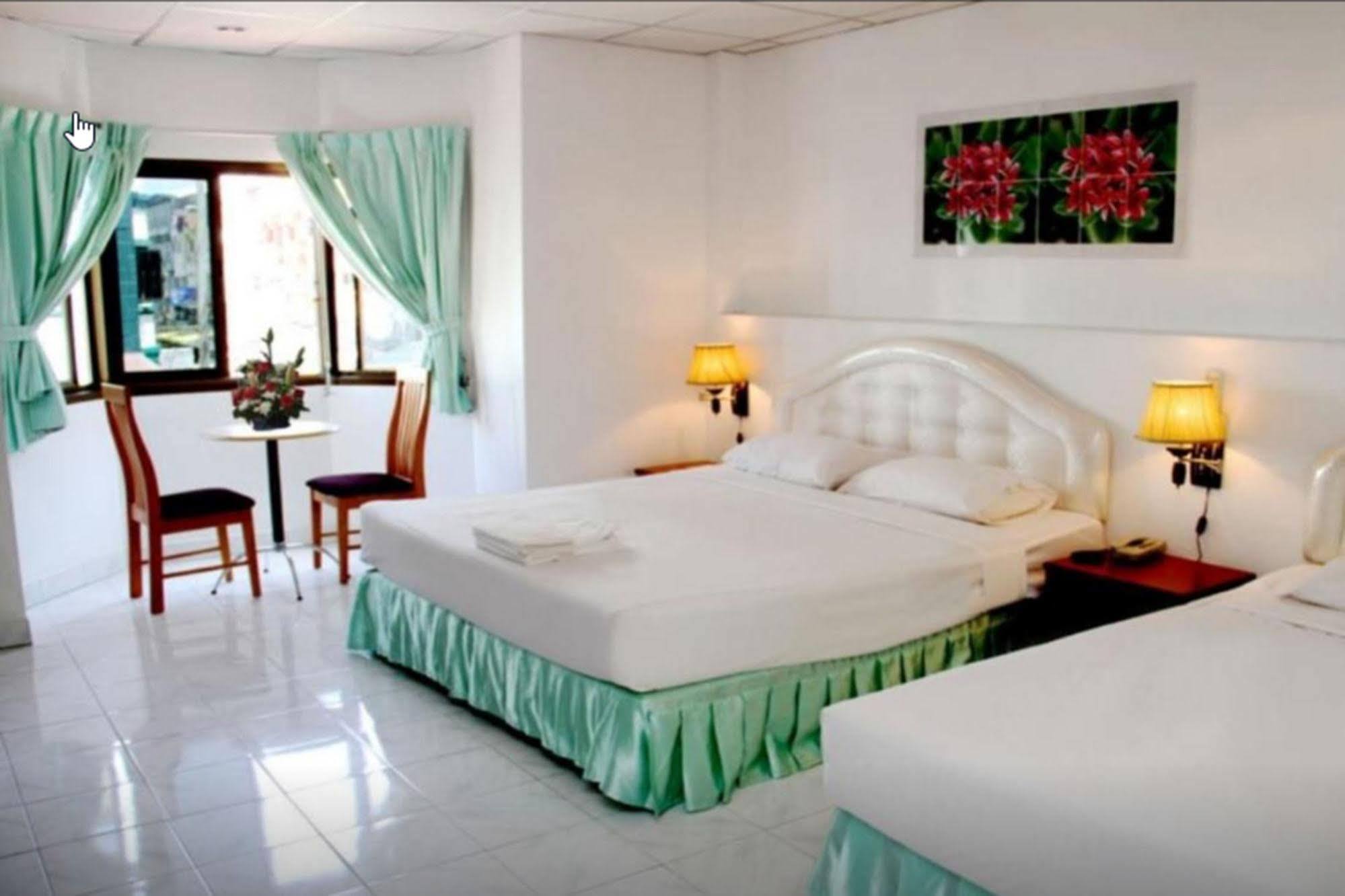 Guest house Welcome @ Karon Beach. Single From Only 500 Baht 2*