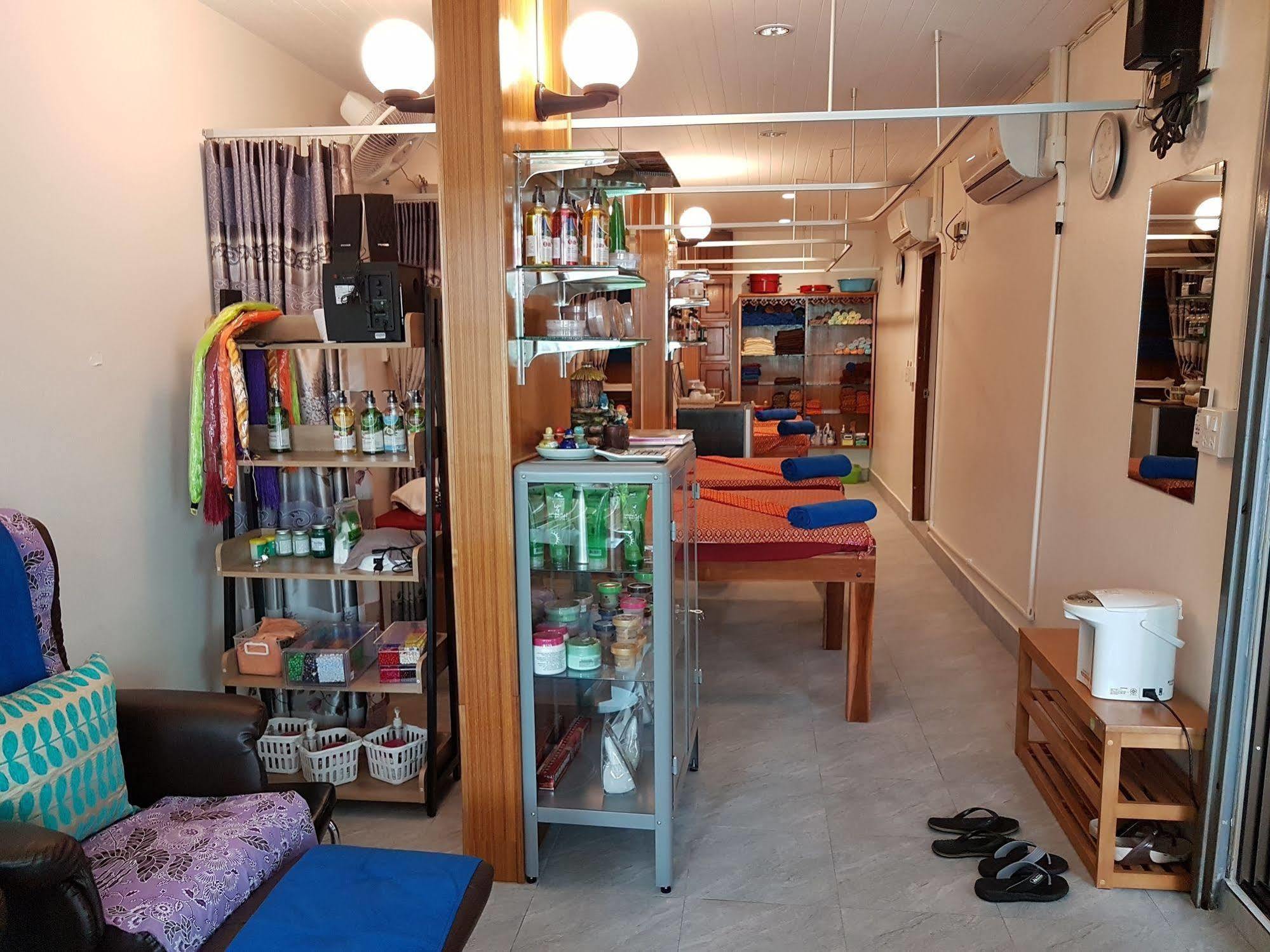 Guest house Welcome @ Karon Beach. Single From Only 500 Baht Phuket