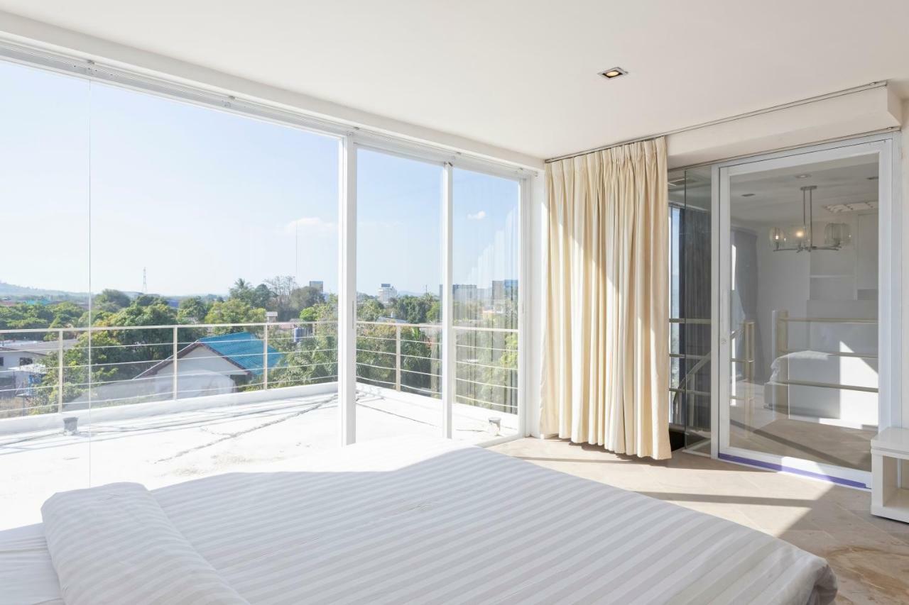 The Lantern Marina Residences