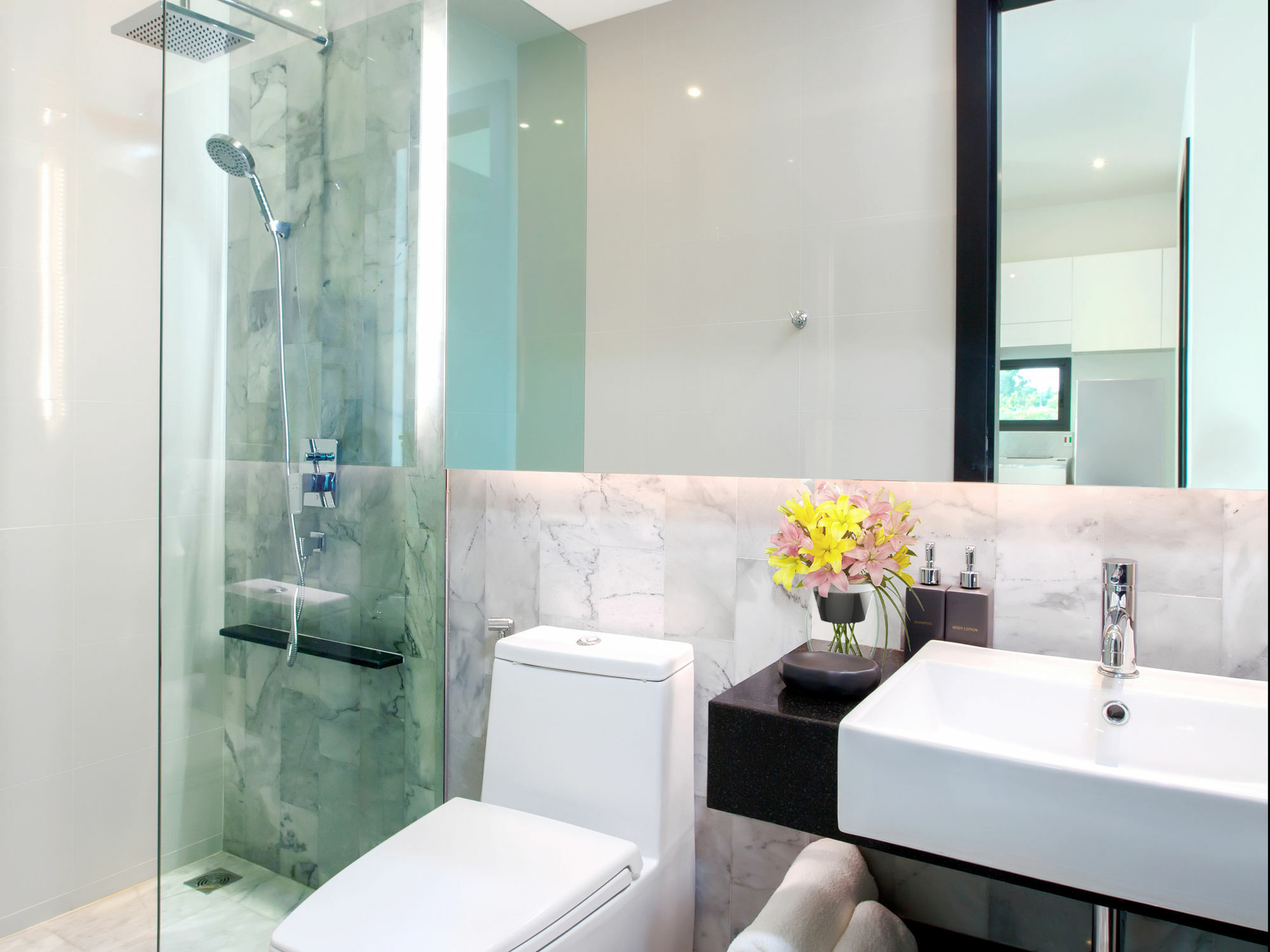 The 8 Pool Apartment *