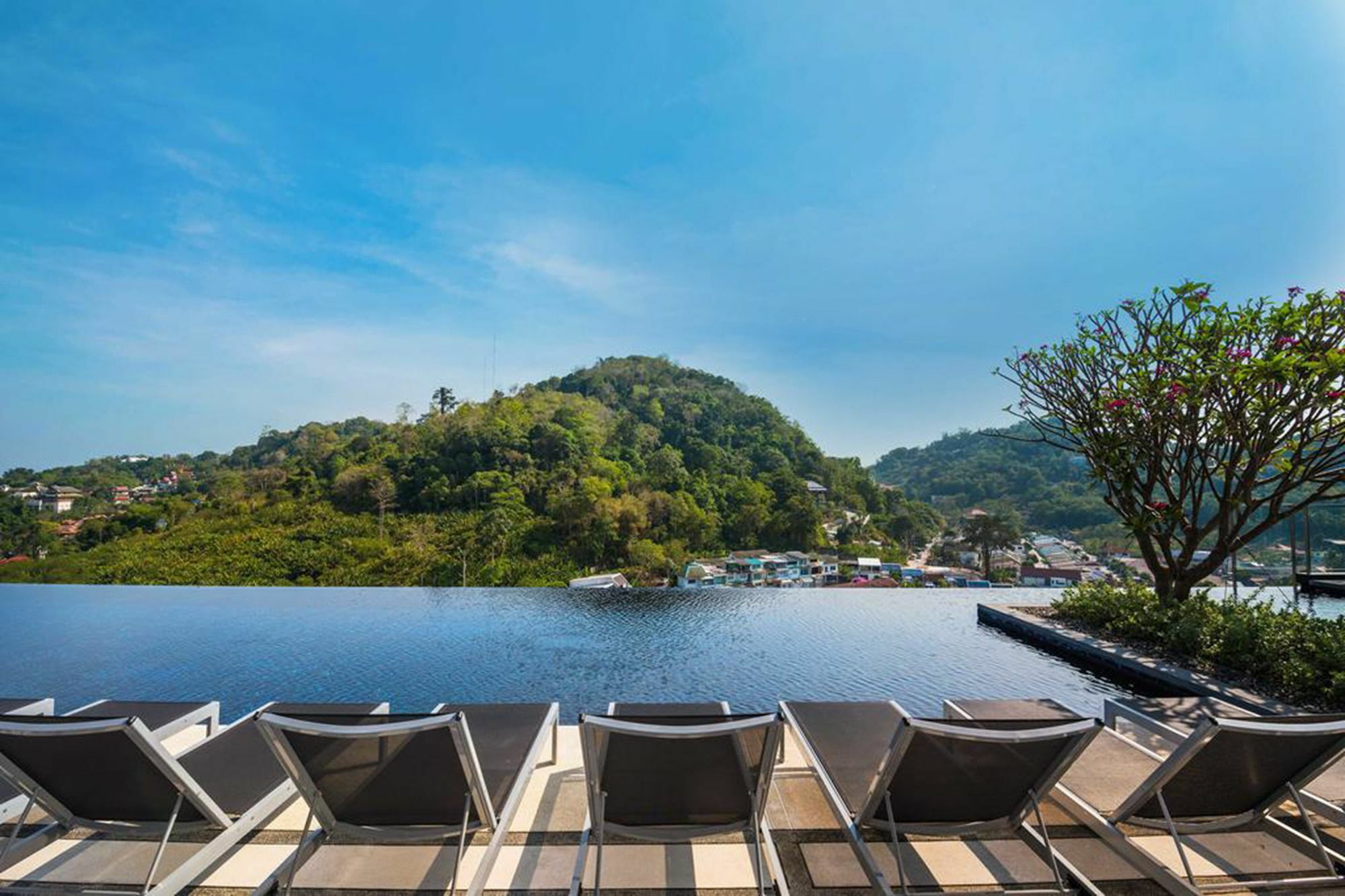 The Base Height By Gif Phuket