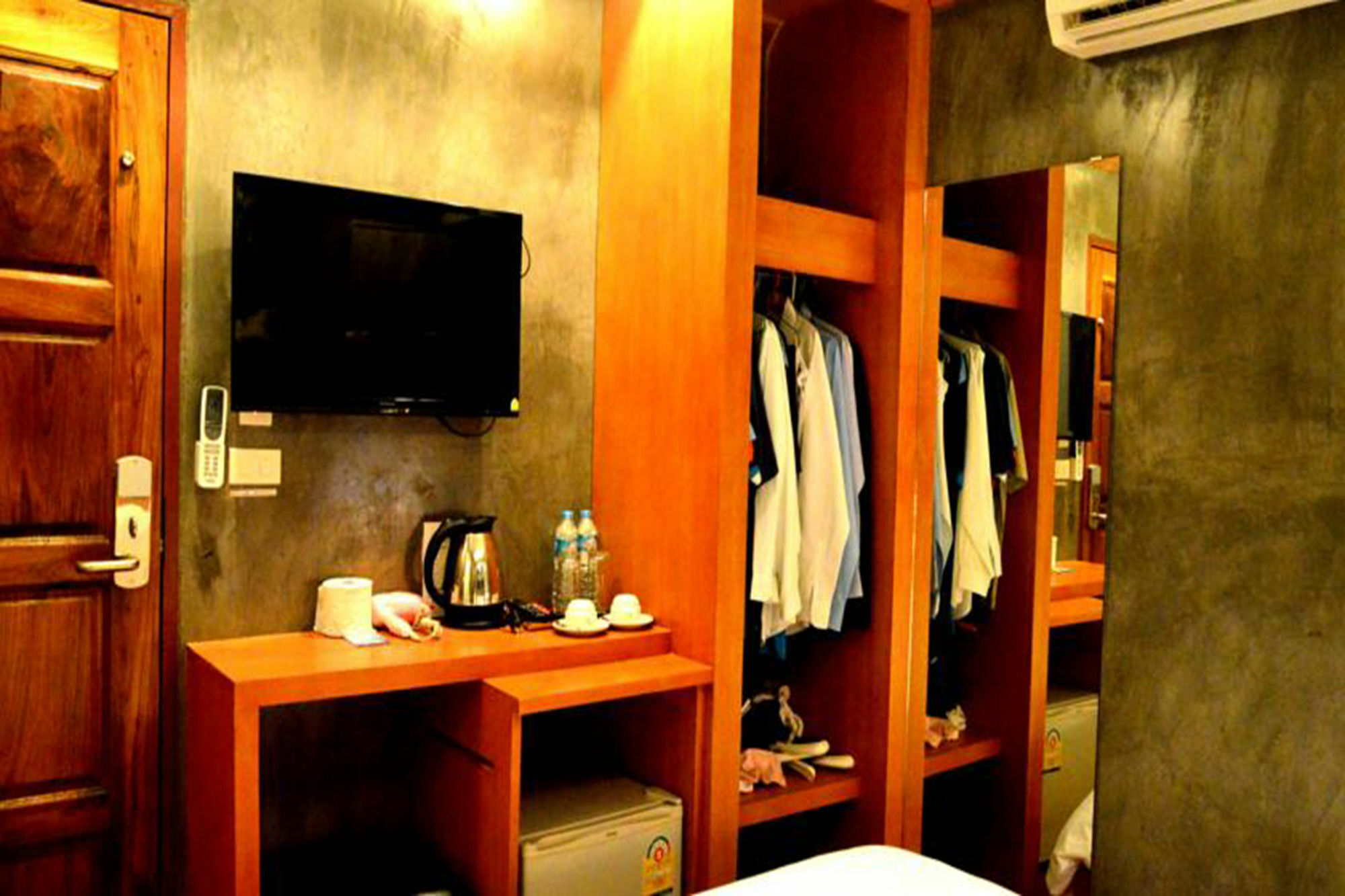 Chaphone Guest house