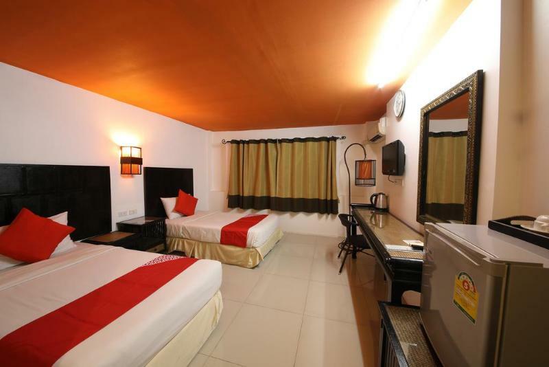 Hotel Oyo 126 Patong Station House 2*