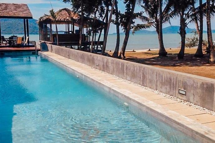 Beachfront Pool Vanilla * Phuket