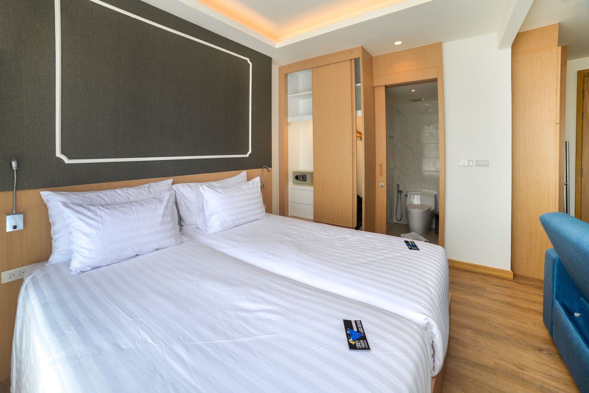 Aristo 2 Front - By Holy Cow 420 Hotel